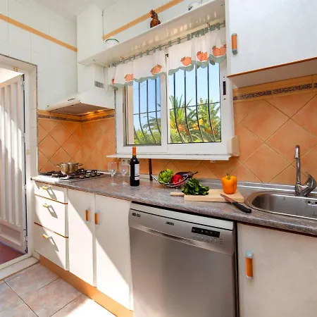 Meluca By Interhome * קלפה